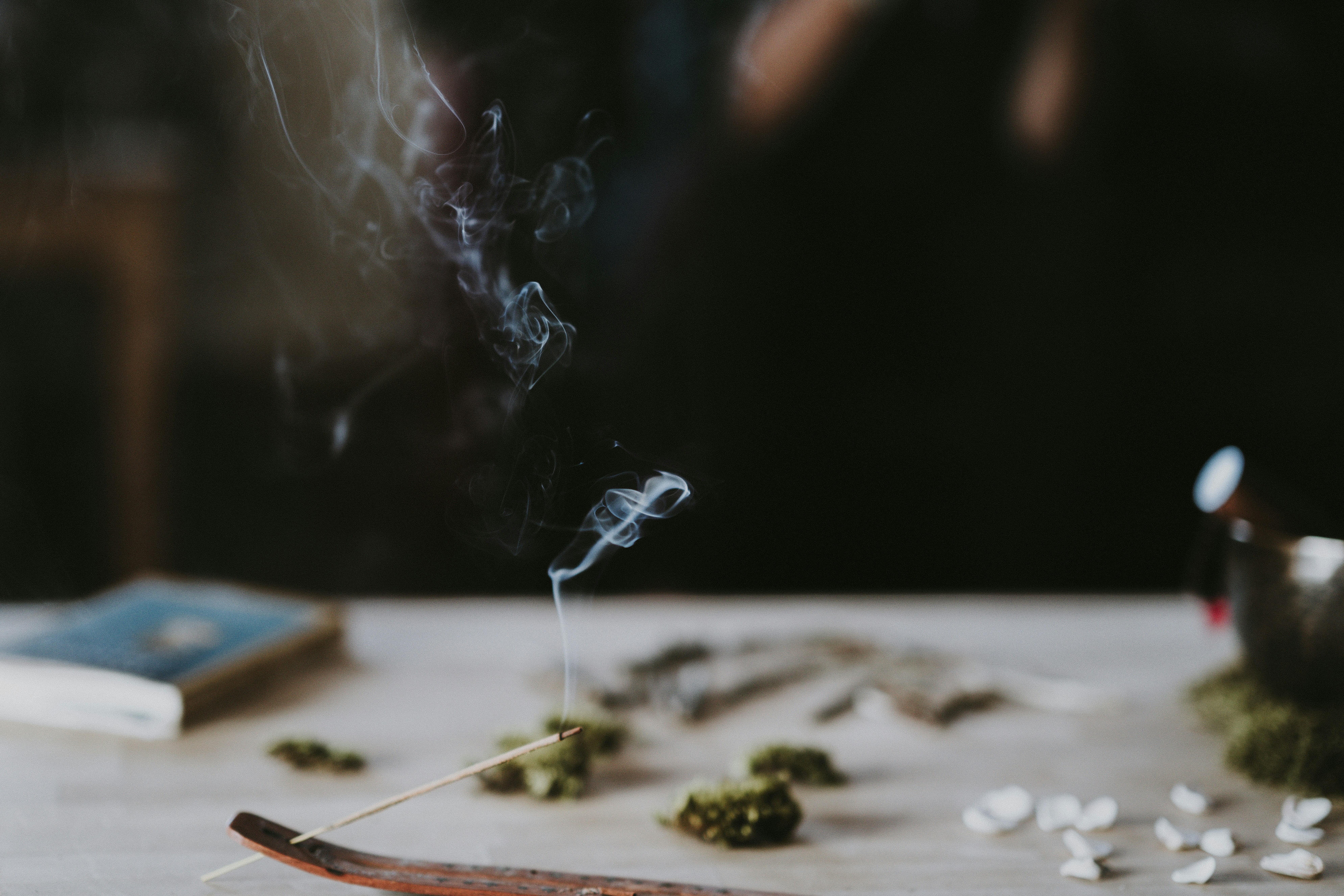 Encens et herbes